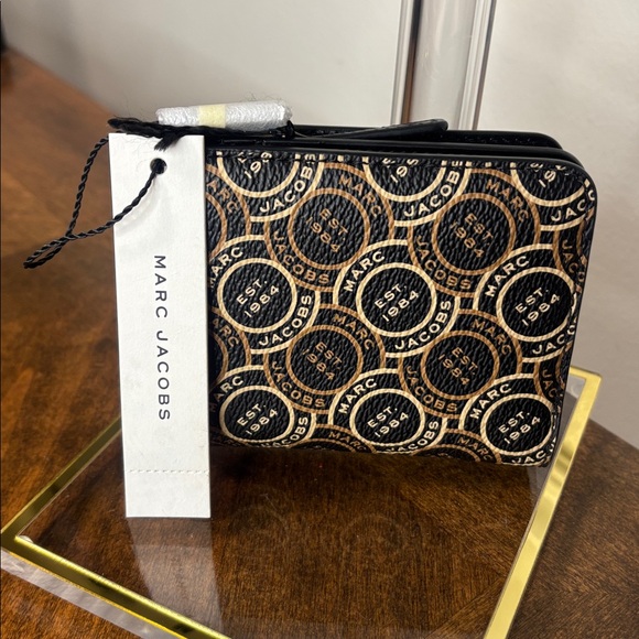 Marc Jacobs NWT Logo Wallet - Picture 16 of 16